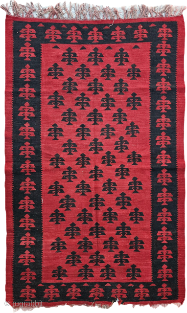 Size ; 102x160 cm
Old Balkans rug
Detailed information Dm arisoylarmobilya@gmail.com