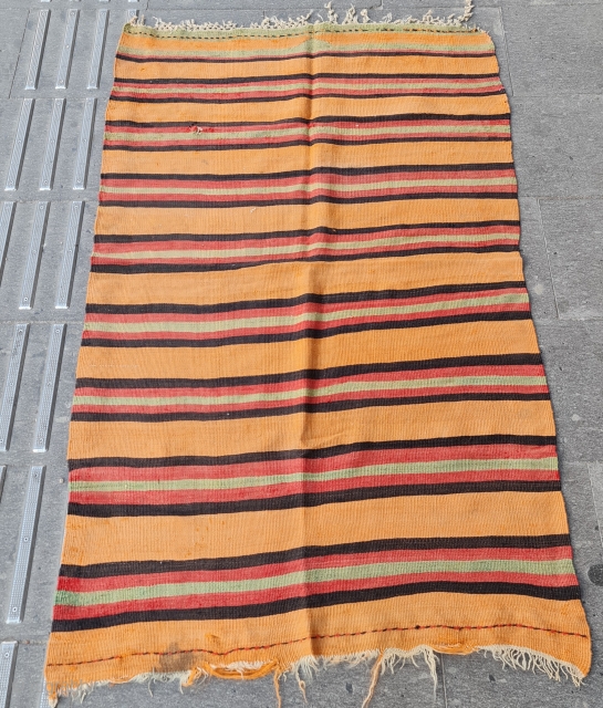 Size : 90 x 150 (cm),
Central anatolia, cappadocia kilim.
apricot                        