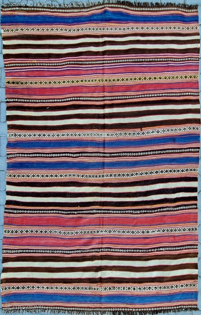 Size ; 157 x 250 cm,
Old manastir kilim
Nice condition .                       