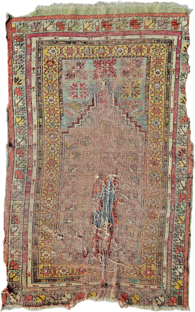 Size ; 105x160 cm
Central anatolia, Cappadocia 
Early fragment                         