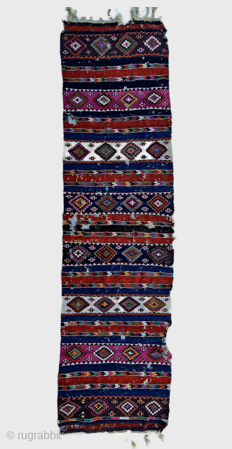 Size ; 80x295 cm
South anatolia, Reyhanli tribe 
For detailed information Dm ''direct message''
arisoylarmobilya@gmail.com