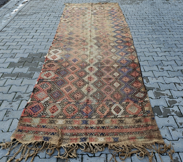 Size ; 140x470 cm
Central anatolia, Eskisehir (Sivrihisar)
Camel wool                         