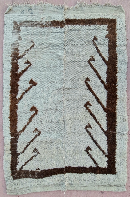 Size:114x170cm,
Central anatolia, Cappadocia. 
Primitive tulu.
Natural wool ...                          