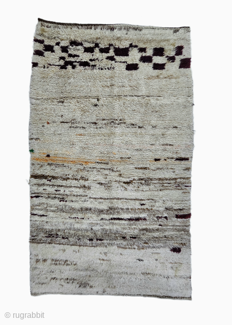 Size ;125 x 207 cm
Central anatolia, Cappadocia
Tülü Rugs: The Archaic Heritage of the Melendiz Foothills
These rugs belong to the category of "Tülü" (locally known as Tüylü), which represents one of the ...