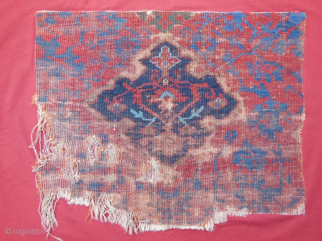 17th cent.medaglion Ushak fragment,beautiful colors and design,partially fixed on cotton,cm.53x64                       