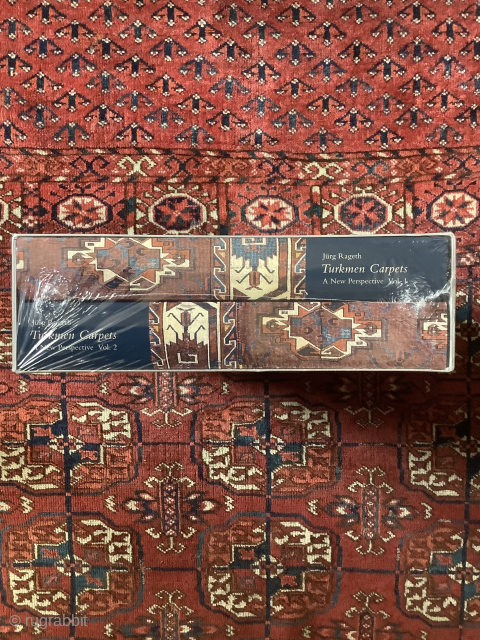 Jurg Rageth: Turkmen Carpets
                       A New Perspective volume 1-2.
Perfect unused  ...