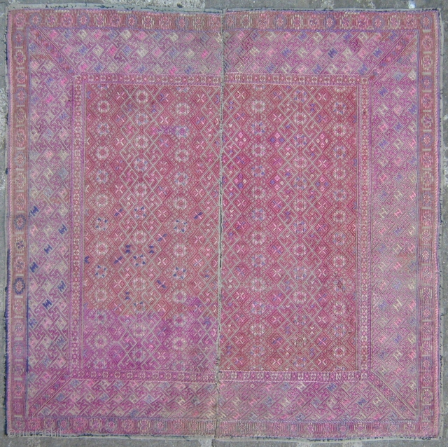 Beautiful Zhuang baby blanket,In good condition,delicate silk embroidery on cotton,cm.61x62                       