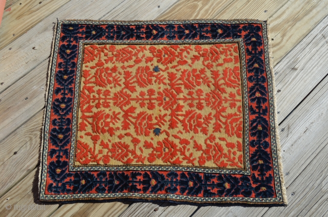 A small Souf from the Arak District, distinguished by the weave.  Measures 28.5" x 25.5"                 