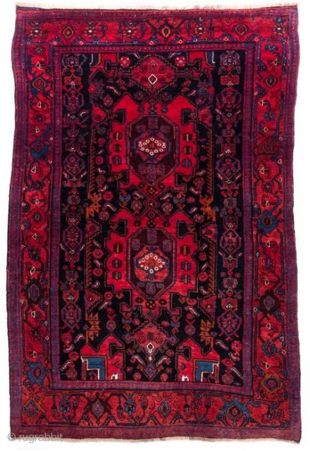 +90 years old kurdish rug.
material:wool on wool
age: first half of the 20th century
size:142cm × 223cm

                  