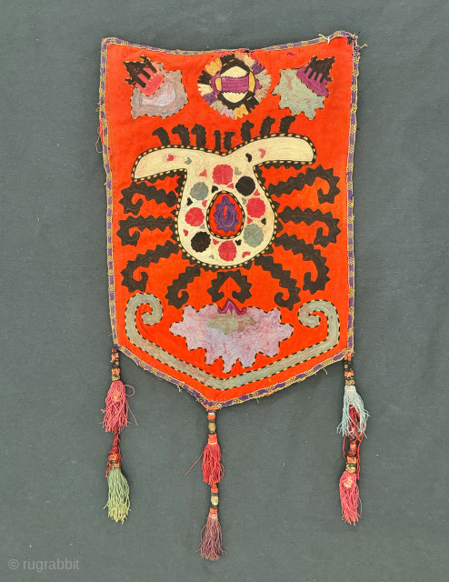 A lovely Antique Uzbek Lakai Uut kap Ilgich embroidered Suzani. This shield shaped embroidery dates to late 19th century / early 1900’s and is a nice large scale example. The embroidery ...