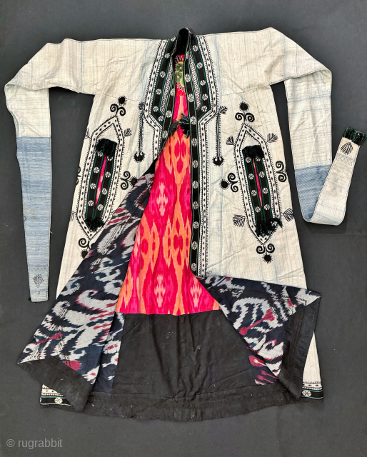 A lovely antique Tajik silk Paranja / Faranji with Ikat lining, dating to the late 19th century. The Paranja was an Interesting central Asian garment - large-size and worn by Tajik women ...