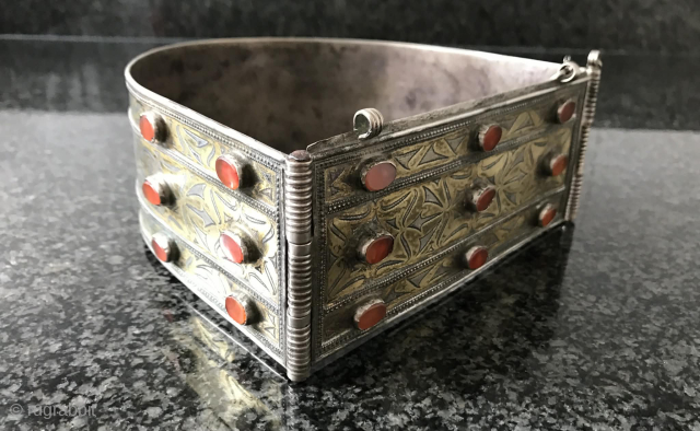 An Outstanding Turkoman / Turkmen Silver and gold Necklace and carnelian inset, dating to the 19th Cent. This particular example was made by the Tekke tribe and were called "Bukov". This particular ...