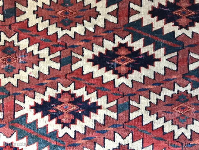 An antique fragment of an excellent Turkoman / Turkmen Yomud / Yomut Asmalyk. It has a very tight weave. Exceptional natural colours. I love the petrol. Lovely drawing. Condition is a secured  ...