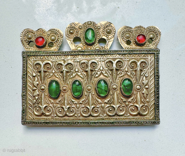 An brilliant antique gold appliqué and silver Turkoman / Turkmen Yomut / Yomud tribe talismanic pendant bridal jewellery ornament known as Acar Bag. Dating to the late 19th century / early 1900’s,  ...