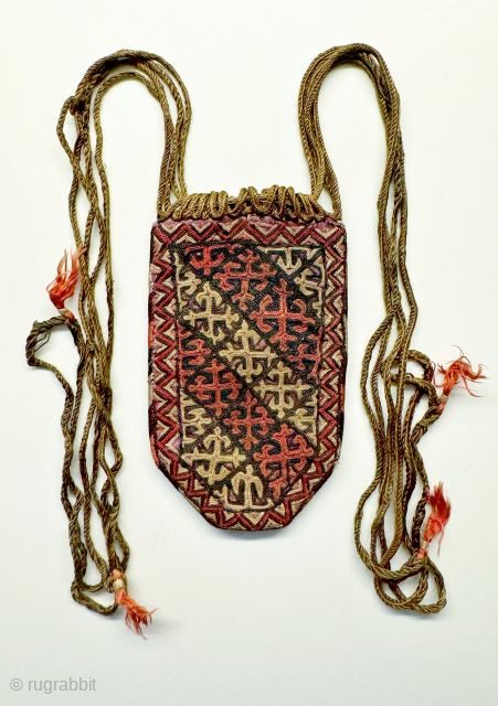 A very fine antique silk embroidered Turkoman Turkmen bag attribute to Yomud / Yomut tribes. Dating to the 19th century, this excellent Central Asian embroidery has wonderful workmanship with an archaic design  ...