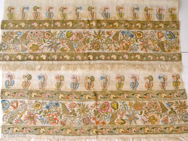 A rare, large, Ottoman aristocratic towel, made with silver and silk stitches, with BREATHTAKING colours and design. The colours in the photos do not do it justice. It is in MINT condition,  ...