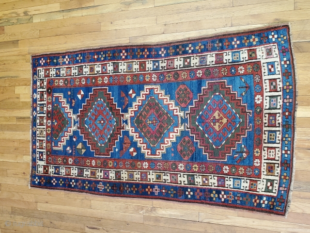 Size - 3'2 x 5'9
Origin - Caucasian
Circa - 1920
Rug # 36689                      