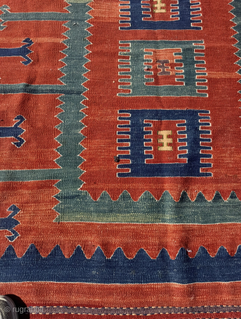 Vibrant Yüncü Kilim featuring bold geometric motifs in red, blue, and beautiful green tones. Size is 185x146cm please contact me by email at : jakezacharybrown@outlook.com        