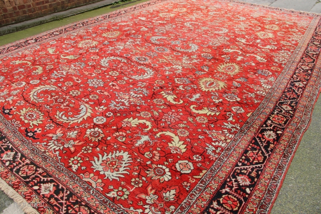 Very decorative Heriz carpet (yes, really!) 12'2" x 18'11" / 370 x 576cm                    