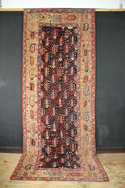 Very unusual Heriz Serapi Kelleh, in full pile, no repairs. From the Michael Herzberg collection.
Sparkling colours and eye dazzling design.
168 x 444cm / 5'6" x 14'6"
Please contact with WhatsApp +44 7747 610 ...
