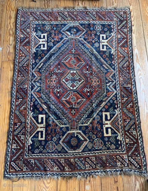 Antique Qashqai Shiraz with interesting design.

Little to no signs of use.

Sound and original in every way.

5'2"x3'7"                 