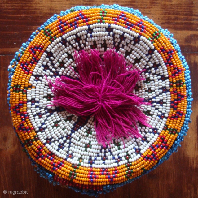 BEADED HAT FROM THE BORDER OF AFGHANISTAN AND PAKISTAN . HEAVY : 446 GRAMS . PURCHASED IN PESHAWAR IN THE 90'S . FROM MY PERSONAL COLLECTION . WELL WORN BUT IN GREAT  ...