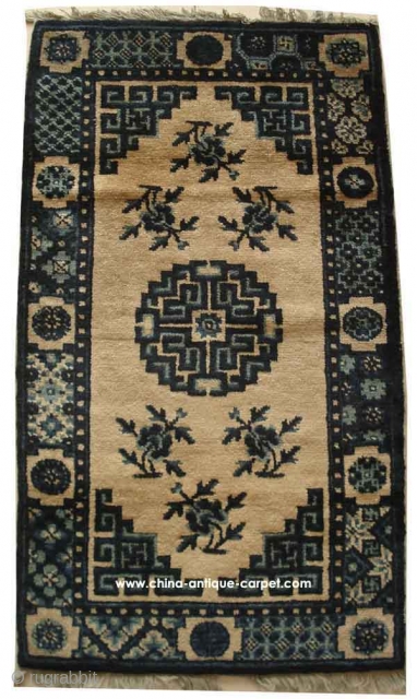 S/N:I1006 mongolia antique rug
0.97 X 0.55 m (38in.X 22in.)                        