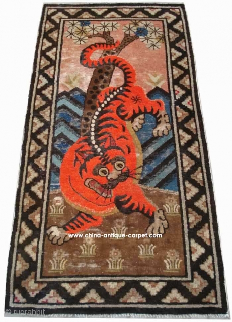 S/N:I0996  mongolia rug First half 20th century

1.64 X 0.82 m (65in.X 32in.)
                    