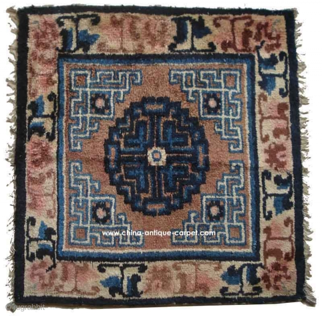 S/N:I0982 antique mongolia rug
0.59 X 0.56 m (23in.X 22in.)                        