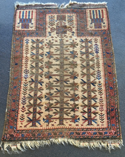 Baluch prayer rug, circa 1900, 3'x3'11"                           