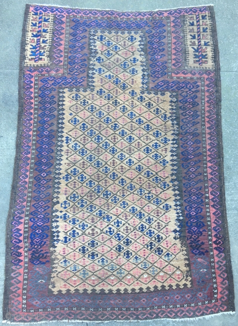 Baluch prayer rug, late 19th century, 3'5"x5'5"                          