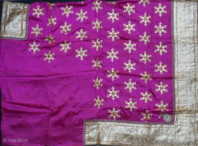 ODHANI (GOTA PATTI) - 
This particular piece, that resembles a garden of flowers in a royal court, is an odhani or veil. It was
worn as a covering over the head and shoulders.  ...
