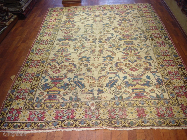 INDIAN ? RUG WHICH IS VERY OLD  AND   HAS  A RARE DESIGN WHITE GROUND AND  CHARMING COLOUR 
size is 305 x,207
PLEASE ASK MORE DETAIL,

    