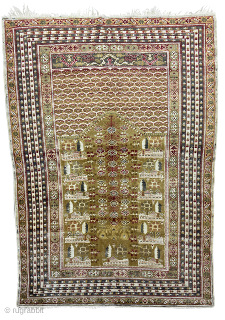 Gördes 

Size 117x160 cm

Please send me directly mail. kirmenrugs@gmail.com or +90 543 735 2221                   
