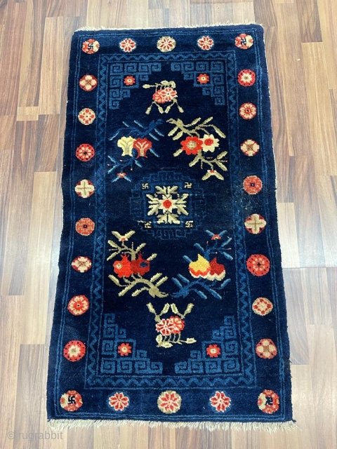 China carpet
Size 108/59 cm                             