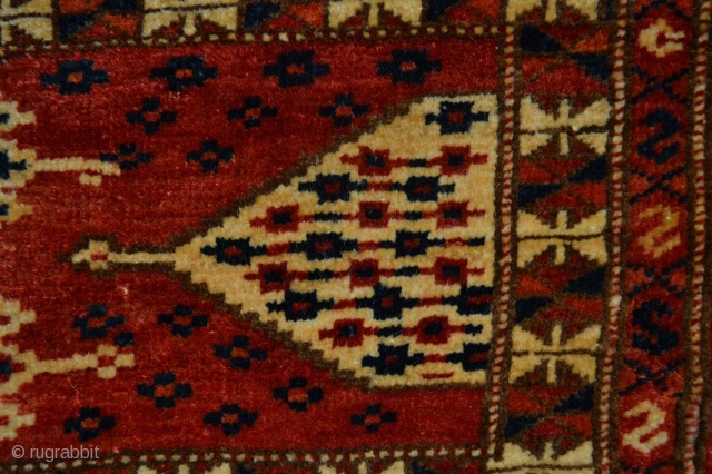 Fabulous 19th cent. Ersari/ Beshir Trapping. All Wool and natural colors.
Music for the eyes...                   