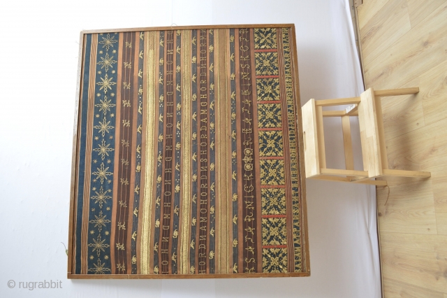 Beautiful Antique Ceremonial Tapis inscription with a royal Dutch Crown Richly Gold wrapped Treads
turn 1900' s  ( 1890-1910) original Framed in a wooden frame        