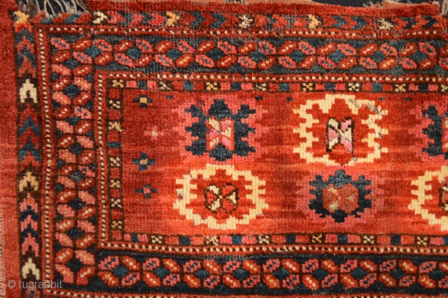 Rare 19th century Ersari , Beautiful Colors and patern with silk highlights
size 120 x 38 centimeters.                 