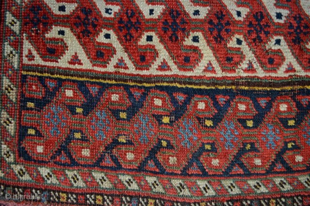 Beautifull and Rare type Qashqai Confedrecy Bagface with kilim back. 100% vegy colors. 61 x 110 with kilim back . Without kilim back size 61 x 52 centimeters
     