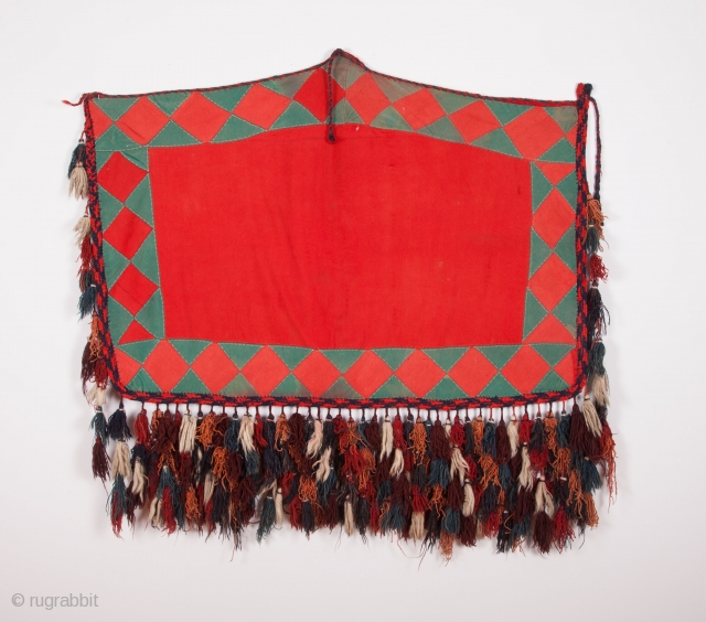 Turkmen asmalyk-felt baking and with excellent tassels 
size:111 x 76 cm
       3'9 x 2'8''             