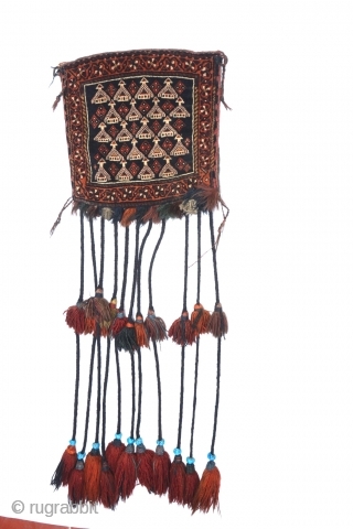 Afşhar pile chanteh with tassel and beads early 20th century size :34 x 28Cm 11 x 11inches                