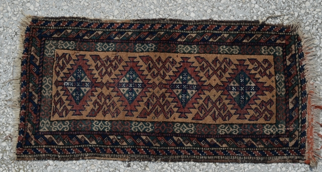 Late 19th century beluch balesh
size:90 x 45 Cm
        3"x1'6"                 