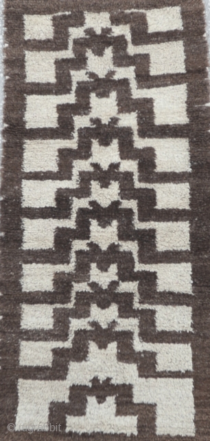 Central Anatolian  Turkmen tribal tulu rug, early 20th cent. soft shiny angora mix fine wool pile. Size:80 x 173 Cm
2'7" x  5'7"         
