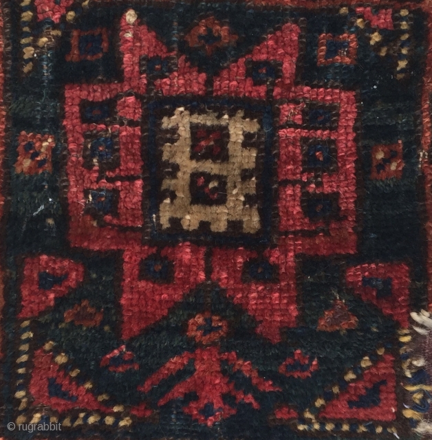 Anatolian Bag face 19th Century
Size:35x30cm / 14 x 12 inc.                       