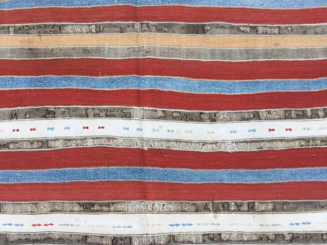 Anatolian stripe kilim Circa 1900

Size:140x220cm / 4’8x7’7”                          