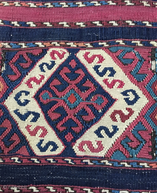 Kağizman Kilim bag Face Northeastern Anatolia 19th Century..
Size:67x72Cm/ 2’3x2’4”                        