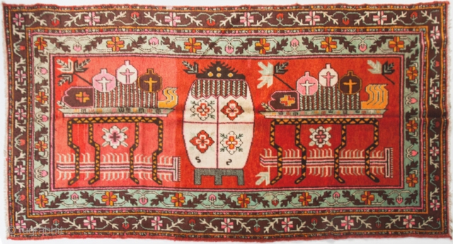 OLD SAMARKHAND KHOTAN CARPET

2.half 20.century

311cm X 163cm

wool on cotton

excellent condition                       