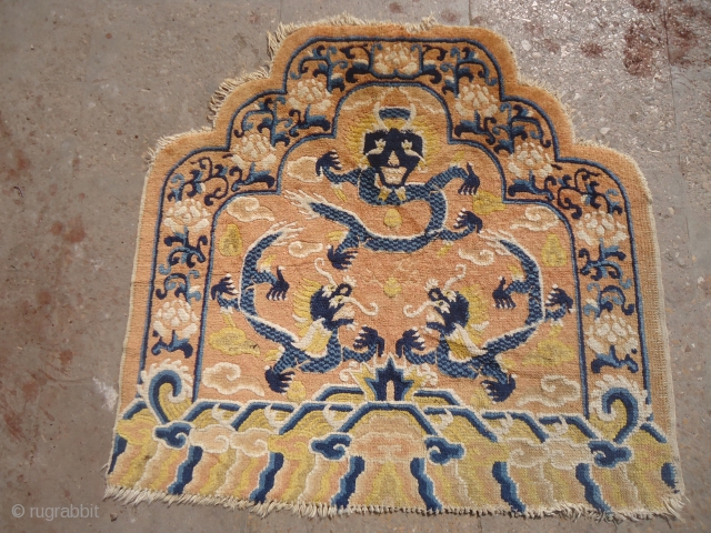 Ningxia Seating Back rug ?.with three dragons,good age and condition without any repair or work done.Size 2'5"*2'4".E.mail for more info and pics.           
