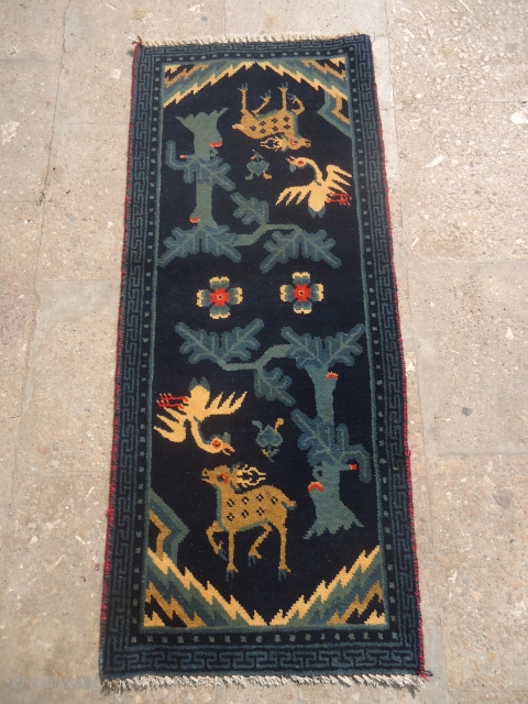Beautiful Small Chinese Rug with deer and swan,good colors and nice design.Size 3'5"*1'5".E.mail for more info and pics.               