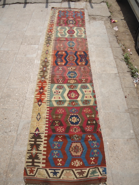 Finely wovern Anatolian Kilim half with good natrul beautiful colors,very nice design,good age.Size 11'5"*2'6".E.mailf for more info.                